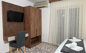 R&B Apartments